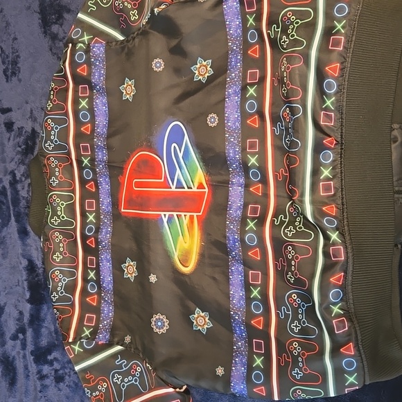 Jacket - Picture 11 of 11